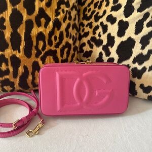 Dolce & Gabbana logo camera bag pink